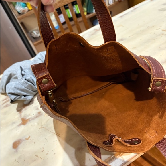 Portland Leather mini crossbody - Picture 4 of 6